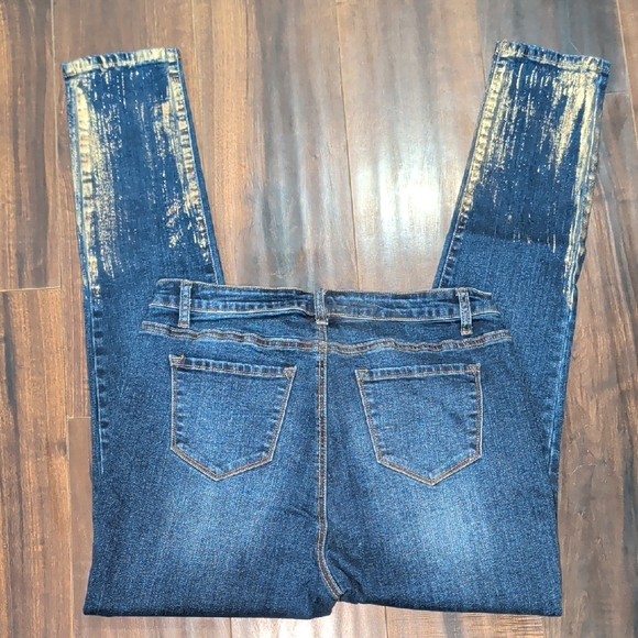 Elegant Denim Jeans with Gold Detailing - Picture 5 of 5